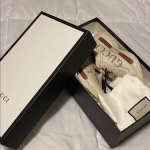 Gucci Sneakers size 35